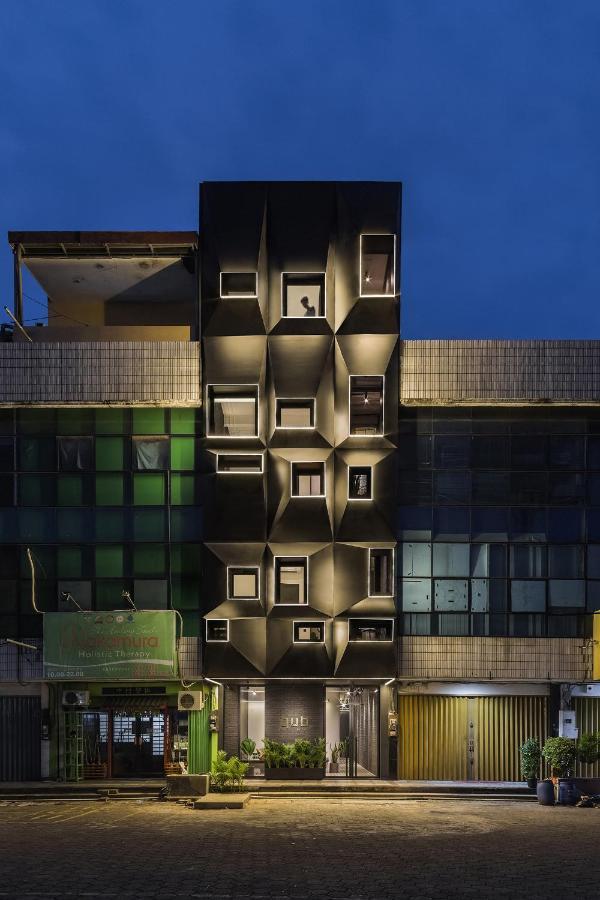 Qub Rooms Semarang Bagian luar foto