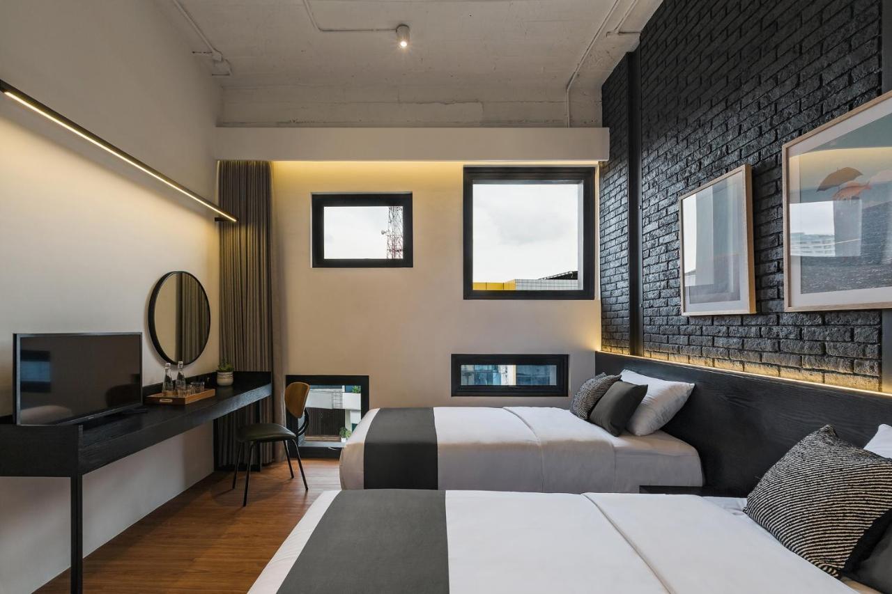Qub Rooms Semarang Bagian luar foto