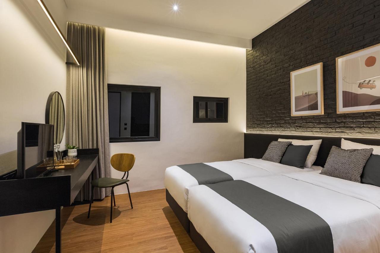Qub Rooms Semarang Bagian luar foto